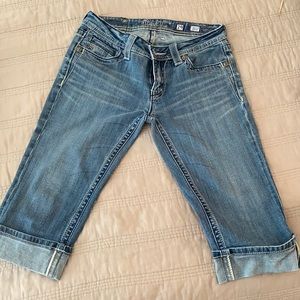 Miss Me cropped jeans